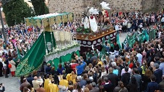 Procesión del Santo Calvario 2016 en Puertollano [upl. by Auqinu]