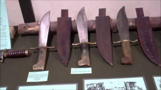 Knives of note Battle Bowies Display Oregon knife show 2014 [upl. by Dnomsed]