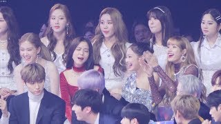 181201 블랙핑크 BLACKPINK ROSEJISOO 키스미KISS ME CF광고가 나오자 빵터짐 4K 직캠 2018 멜론 뮤직 어워드 by Mera [upl. by Esereht903]