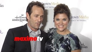 Tiffani Thiessen Meets Luke Perry  Northpole World Premiere  Red Carpet [upl. by Ahsrop]