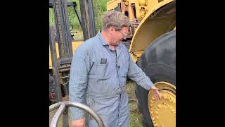 Machinists Minute Airing up a CAT 988 loader tire [upl. by Doria]