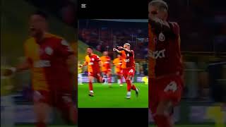 Torreira fenere acımıyoooor galatasaray ultraslan shortvideo subscribe torreira [upl. by Eirallih]