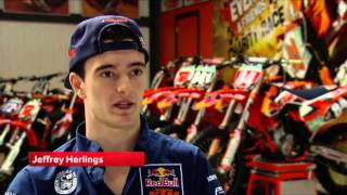 Bovenbeen blessure Interview Jeffrey Herlings [upl. by Ahsinert767]