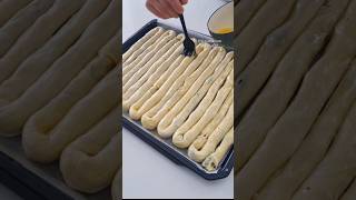 En pratik yöntemle ıspanaklı börek 👌🏻 börek delicious shortvideo halimeninmutfağıı [upl. by Alimak215]