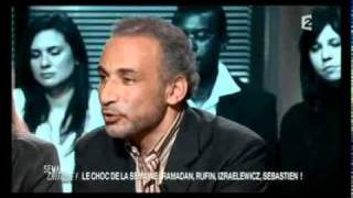 Toute la table contre lui Mais tout le monde est remit à ça place TARIQ RAMADAN [upl. by Banyaz73]