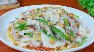 廣東生炒魚片的正確做法，魚肉香嫩爽滑又好吃，下酒下飯都不錯，【天天相見廚房阿鵬哥】，炒魚片料理，炒魚片食譜，家常菜，美食，food，魚片的做法，chinesefood，炒魚片不碎的技巧 [upl. by Ynahpit]