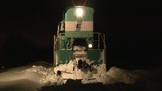 Максимальный снег тепловоз ЧМЭ3 снегоочистителям  Super snow CME3 as a snowplough [upl. by Nelsen]