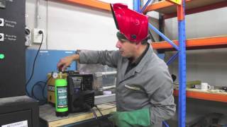 Welding with the correct gas flow [upl. by Bonn]