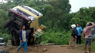 Mobil Truk Kota Labuan BajoPasrah Masuk Jurang [upl. by Carlynn]