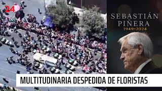 El homenaje popular Multitudinaria despedida de las floristas en la Pérgola  24 Horas TVN Chile [upl. by Arihday]