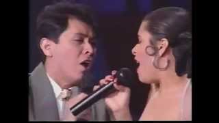 Alvaro Torres  Buenos Amigos  ft Selena en vivo [upl. by Eemiaj804]