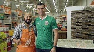 The Home Depot  Instala Mosaico En Tu Cocina Con Jared Borgetti [upl. by Suoicul]