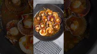 Descubre esta RECETA GALLEGA de volandeiras en SALSA MARINERA [upl. by Ahsikar442]