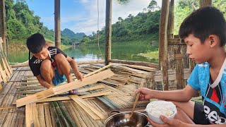 365 days Floating on the Lake  The Daily Life of an Orphan Boy on the Lake  Living Off The Grid [upl. by Claudine]