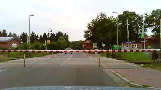 HuntlosenGroßenkneten Bahnübergang am Bahnhof 23082013 [upl. by Ecnirp]