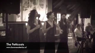 The Petticoats  jaren 50 jaren 60 zangeressen act  vocal group [upl. by Auqenet]