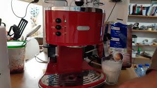 How to make Cappuccino by Delonghi Icona ECO 311R Pump Espresso Coffee maker [upl. by Folberth]