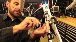 Tips amp Tricks remblokjes racefiets vervangen [upl. by Enehs]