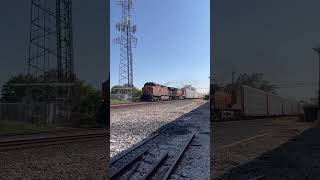 Nice Horn At Iowa St railroadcrossing train sanantonio [upl. by Gillmore282]