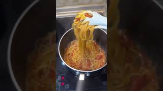 Quick pastaSpaghetti tomato sauce👍Yummy🍝🍝 travel pasta easyfoodtomakeathome food [upl. by Juanne]