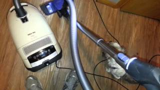 Miele Miele S8590 Alize Canister Vacuum Cleaner Hepa Vacuum Review [upl. by Gracia]