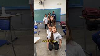 Teste do pobre 😅 E aí o que você faz 👀 professora escola shorts alunos teste pobre [upl. by Wiles758]