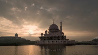 Amazing Malaysia  4K time lapse Sunrise of Putra Mosque  Putrajaya Malaysia [upl. by Tegirb]