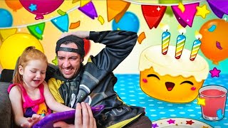 Adley App Reviews  Toca Birthday Party  Cake Decorating and SURPRISE PRESENTS for my MOM [upl. by Ahsiner366]