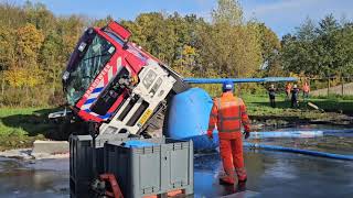 Berging gecrashte brandweerwagen Dordrecht [upl. by Iarised]