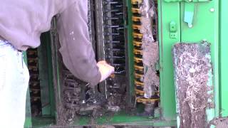 John Deere GoCotton CP690 Cleaning Row Units [upl. by Jeffers]