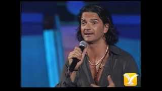 Ricardo Arjona Señora de las cuatro decadas Festival de Viña 2004 [upl. by Ardnasella442]