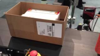 Videojet 9550 Print amp Apply Labeler in Action  Pack Expo 2015 [upl. by Shutz]