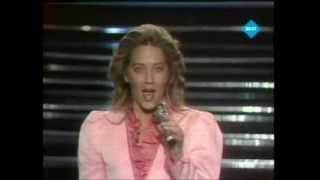 Eurovision 1983 Corinne Hermès gagnante pour le Luxembourg avec quot Si la vie est cadeau quot [upl. by Nylarahs]