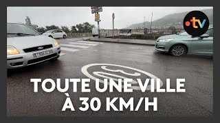 Une commune entière passe à 30 kmh [upl. by Nabatse]