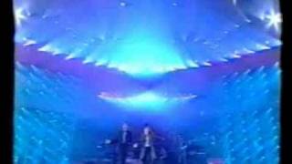 Gianna Nannini amp Gianni Morandi duetto 2002 [upl. by Kcirdorb]