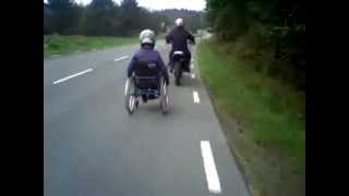 Rullstol bakom moped  Moped Pulling Wheelchair [upl. by Lukas]