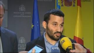 «Els valencians tenen tot el dret a expressarse als funcionaris de lEstat en valencià» [upl. by Breed935]