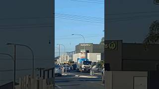 Rubbish Truck on Findon Road at Findon shorts seb rubbishtruck trucks truck adelaidemetro 4u [upl. by Eltsyrc640]