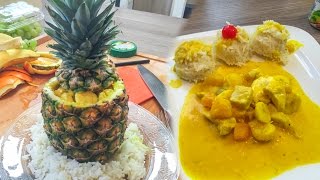 Currygeschnetzeltes mit Früchten in der Ananas [upl. by Uund469]