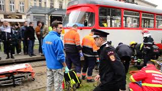 Fată prinsă sub tramvai în Arad [upl. by Romy]