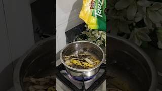 Banana peels very useful kitchen tips🍌 food youtubeshorts tips usefulkitchenhacks [upl. by Gustav]