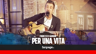 Francesco Gabbani canta Per una vita a Fanpage Town [upl. by Larrad]