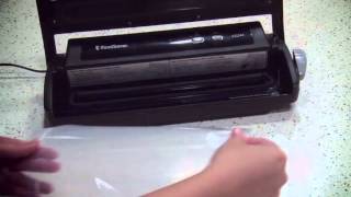 FoodSaver V2244 Vacuum Sealing System Roll  Vacuum sealer review 2015 [upl. by Horace868]