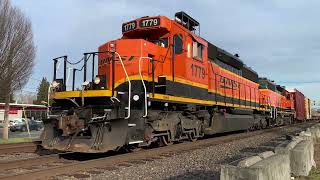 Leslie RS3K horn on an ex Burlington Northern SD402 [upl. by Ynohtn]