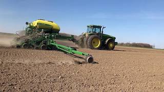 John Deere 8120 Lot 22550 and John Deere 1790 CCS Planter Lot 22341 in action planting beans [upl. by Dafna674]