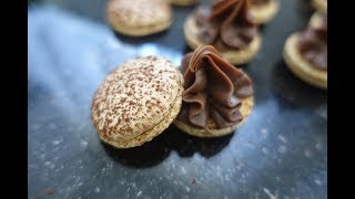 Macarons chocolat au lait  Façon meringue française [upl. by Desirae313]