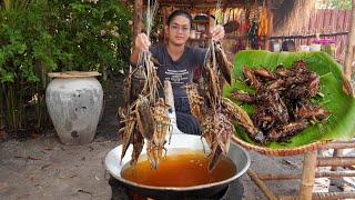 Deep Fry Giant Water Bug and Delicious Eating  Cooking Special Insects [upl. by Annaes566]