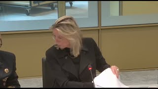 Minister Kajsa Ollongren is haar antwoord kwijt op de vraag wat RECHTS EXTREMISME eigenlijk is [upl. by Emmerie]