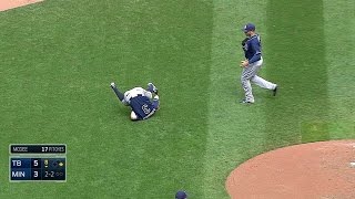 TBMIN Longoria makes tough catch near the mound [upl. by Ford]