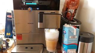 Siemens Kaffeevollautomat EQ8 series 900 Latte Macchiato Milchkaffee und Spülung [upl. by Gefen]